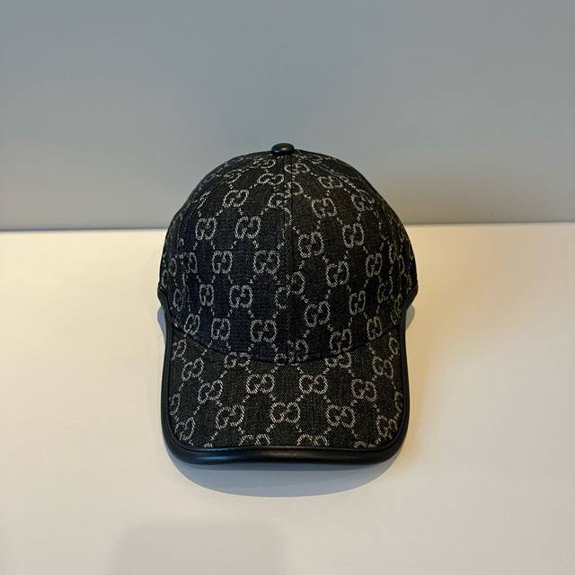 古奇棒球帽Gucci官网新品，棒球帽，原单品质火爆来袭 工艺非常精美 高档大气上档次！低调奢华，方便携带！跑量！
