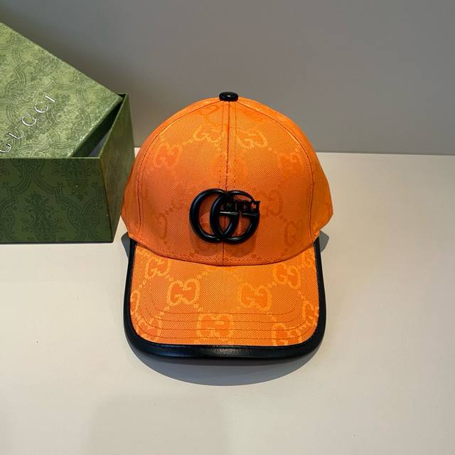 古奇棒球帽Gucci官网新品，棒球帽，原单品质火爆来袭 工艺非常精美 高档大气上档次！低调奢华，方便携带！跑量！