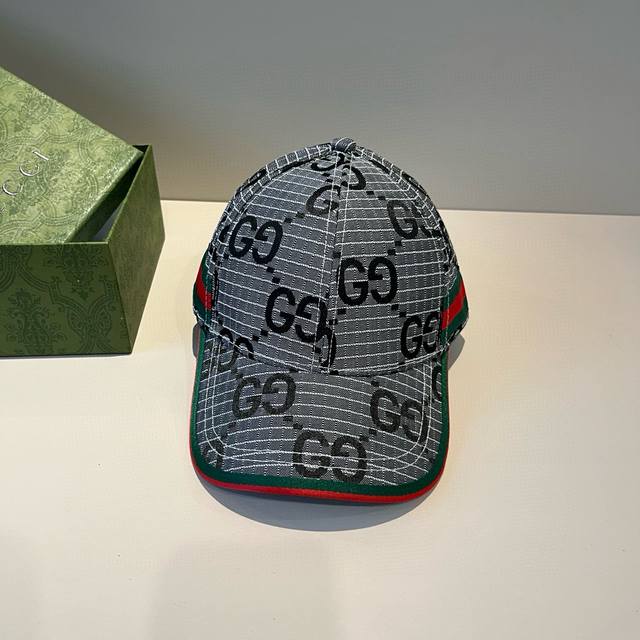 古奇棒球帽Gucci官网新品，棒球帽，原单品质火爆来袭 工艺非常精美 高档大气上档次！低调奢华，方便携带！跑量！