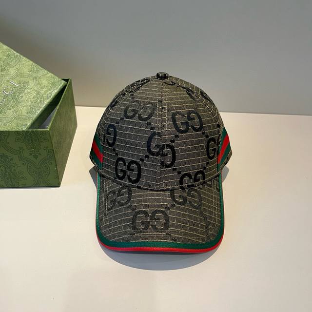 古奇棒球帽Gucci官网新品，棒球帽，原单品质火爆来袭 工艺非常精美 高档大气上档次！低调奢华，方便携带！跑量！
