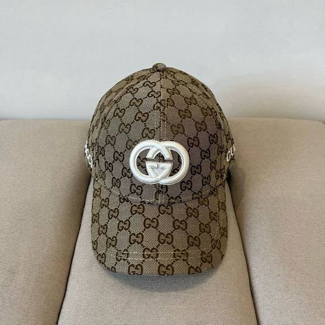 古奇棒球帽Gucci官网新品，棒球帽，原单品质火爆来袭 工艺非常精美 高档大气上档次！低调奢华，方便携带！跑量！