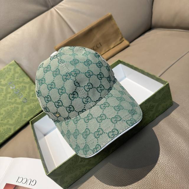 配包装布袋，Gucci 古奇 新款原单棒球帽， 金属小双G，专柜最新款，1:1开模订制，正版开模五金，原版帆布料+头层牛皮，原厂品质！质量超赞，基础头围56，贴