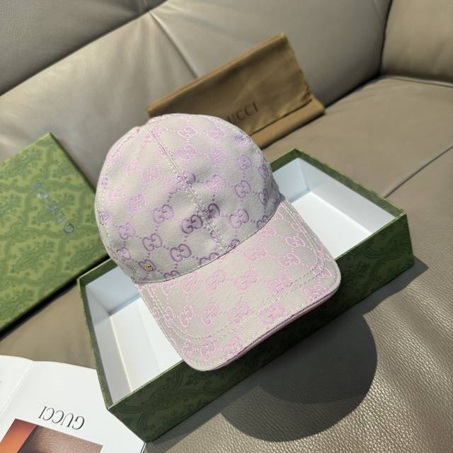 配包装布袋，Gucci 古奇 新款原单棒球帽， 金属小双G，专柜最新款，1:1开模订制，正版开模五金，原版帆布料+头层牛皮，原厂品质！质量超赞，基础头围56，贴