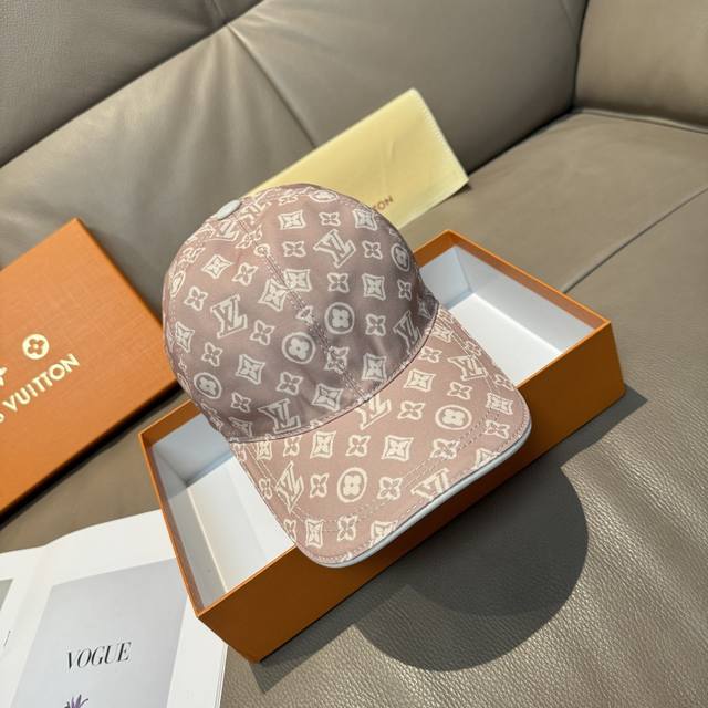 配包装布袋，Gucci 古奇 新款原单棒球帽， 金属小双G，专柜最新款，1:1开模订制，正版开模五金，原版帆布料+头层牛皮，原厂品质！质量超赞，基础头围56，贴
