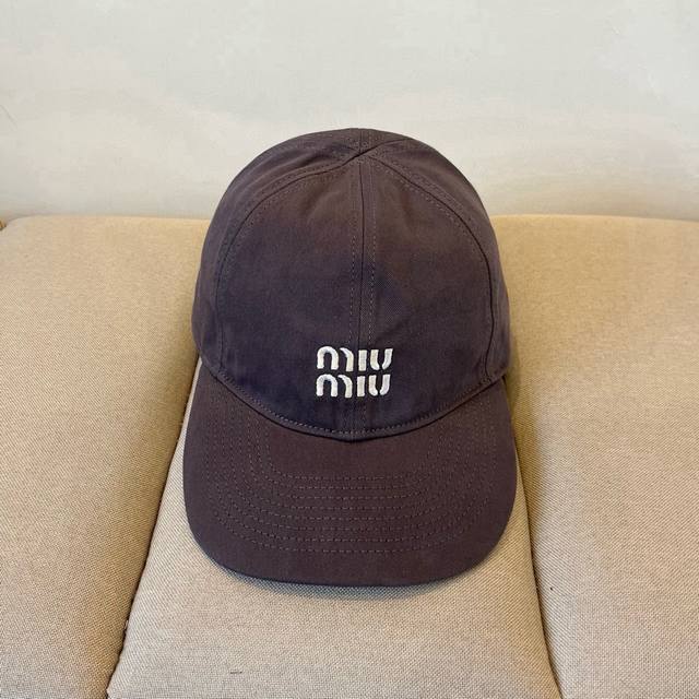 谬谬Miumiu 原单春夏新款棒球帽，正品开模订制，原版做工细致质量超赞！