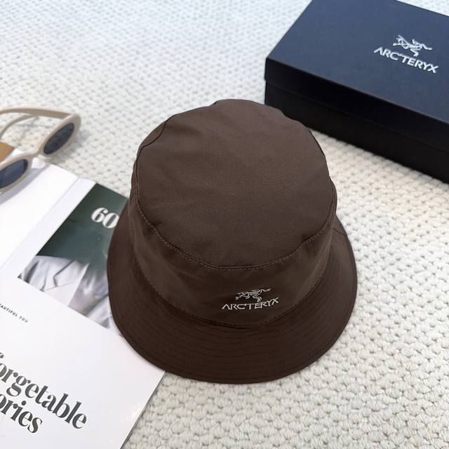 Arcteryx 始祖鸟 新款刺绣专柜同步渔夫帽大牌出街，潮人必备超好搭