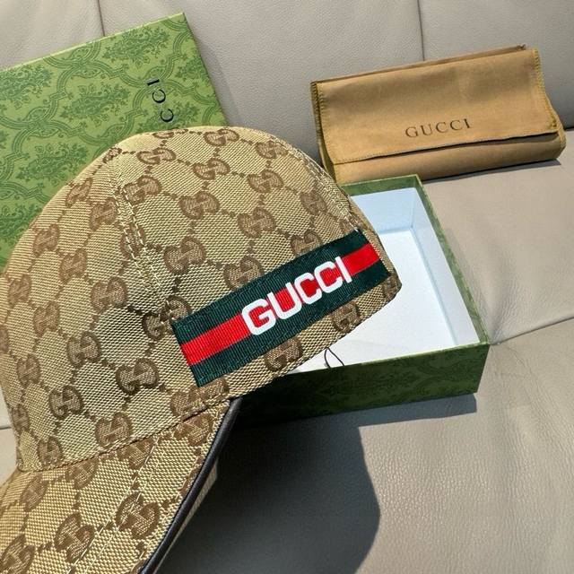 配盒子布袋，Gucci 古奇 春夏新款原单棒球帽， Logo织带，1:1开模订制，原版帆布料+头层牛皮，代购热门，男女可用百搭款，质量超赞！基础头围56，贴片可