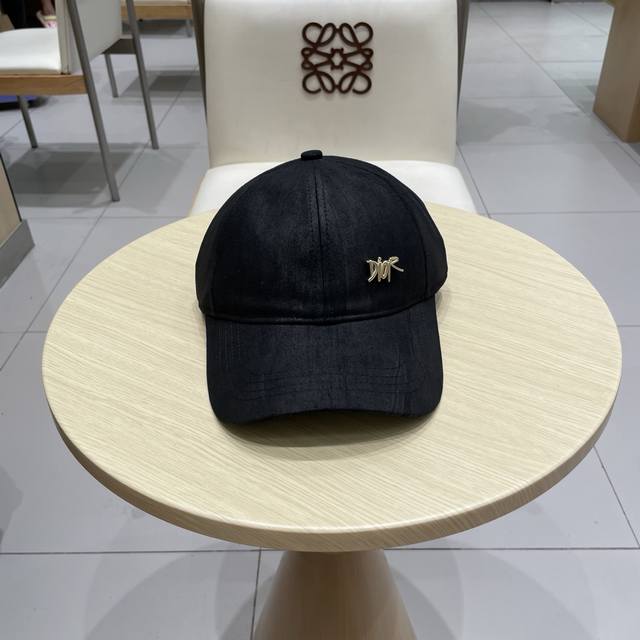 Dior 迪奥 新款原单棒球帽， 精致純也格调很有感觉，很酷很时尚，专柜断货热门，质量超赞