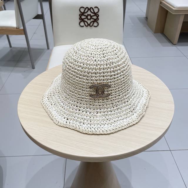 Chanel香奈儿新款草帽，手工钩织草编帽，可折叠，携带方便，头围57Cm