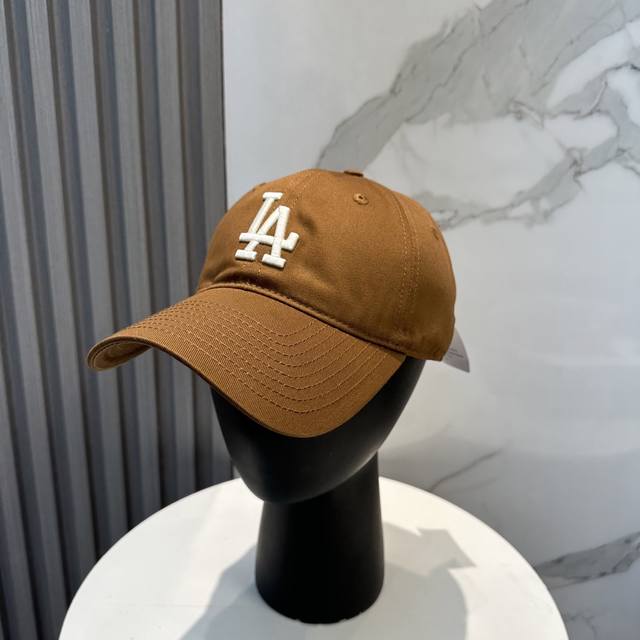 韩国正品Mlb棒球帽Ny最新最火的帽子就在这最新款棒球帽刺绣男女情侣款鸭舌帽最新款 ，爆炸款全线出货 非常百搭。正品Mlb男女同款棒球帽 Mlb 韩国Ny洋基队