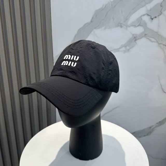 Miumiu缪缪新款速干简约棒球帽轻盈透气潮流百搭，小红书种草，毒药Get上你们的男朋友，一起Cool