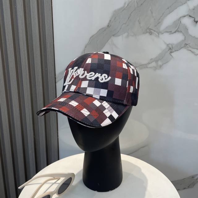 Lv路易威登 官网高版出货，经典刺绣棒球帽，四季可用，出门必备，非常显脸小