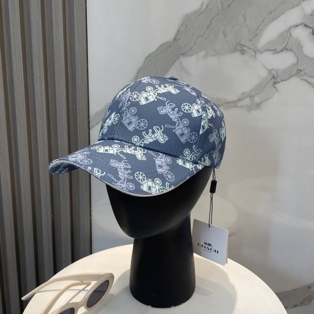 Coach蔻驰新款棒球帽这款棒球帽真的百搭不过时，性价比也很高，美到逆袭～