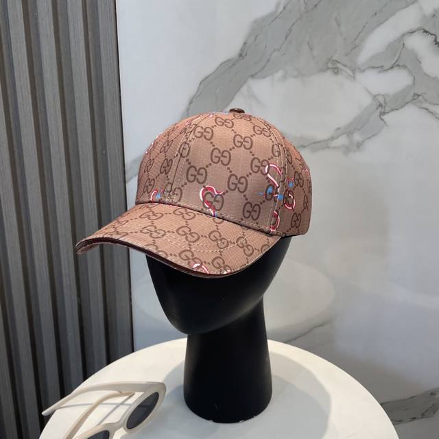 古奇Gucci 新款原单棒球帽， 精致純也格调很有感觉，很酷很时尚，专柜断货热门，质量超赞