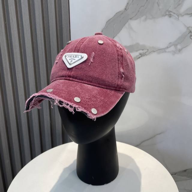 普拉达 Prada 2025新款重设计款棒球帽，新款出货，大牌款超好搭配，赶紧入手！