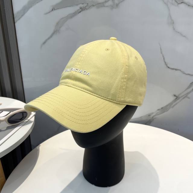 Balenciaga 巴黎世家 棒球帽我家对巴黎世家的工艺已经是炉火纯青了 必爆 Balenciaga巴黎世家新款洗水纯棉棒球帽重工工艺，双B字母标志，新颖时尚