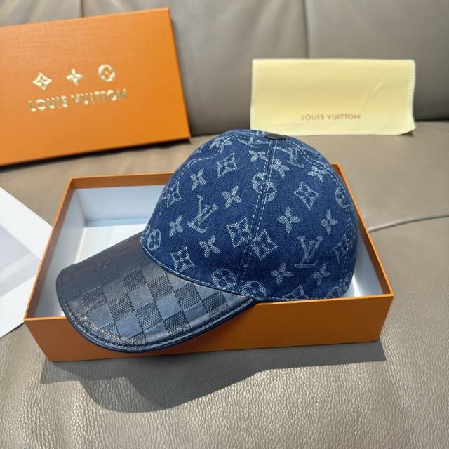 配盒子布袋，Lv 路易威登 新款原单棒球帽，牛皮压花，1:1开模订制，原版牛仔布料，做工细致完美，质量超赞，基础头围56，贴片可调节。