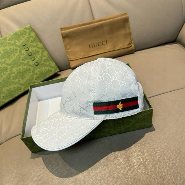 万年经典款出货！配盒子布袋，Gucci 古奇 经典原单棒球帽小蜜蜂，专柜1:1开模订制，最高版本，原版帆布料+头层牛皮，纯棉内里，轻盈透气！实物拍摄，四季百搭男
