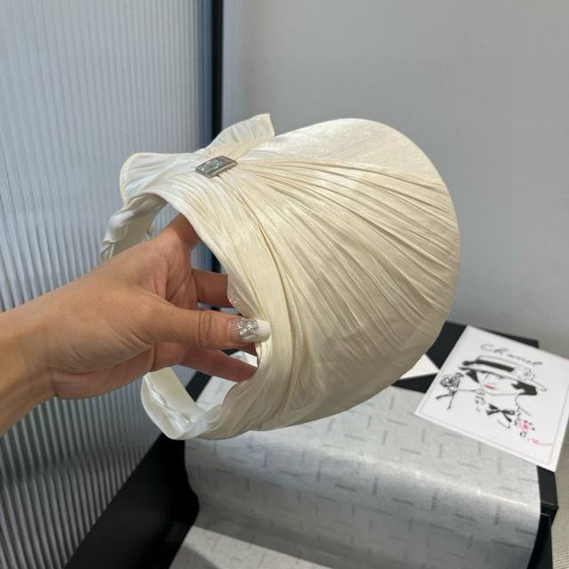 Miumiu缪缪新款真丝发箍，蝴蝶结遮阳帽