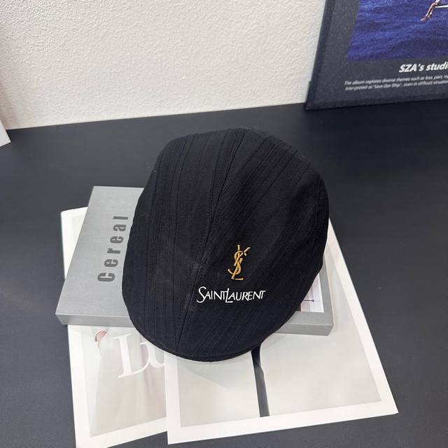 跑量 杨树林～新款前进帽质感高级又独特。帽型超赞，戴上秒变时尚达人。而且颜色搭配超经典，不管是休闲风还是精致风都能轻松驾驭，拥有它，你就是街头潮人，爱了