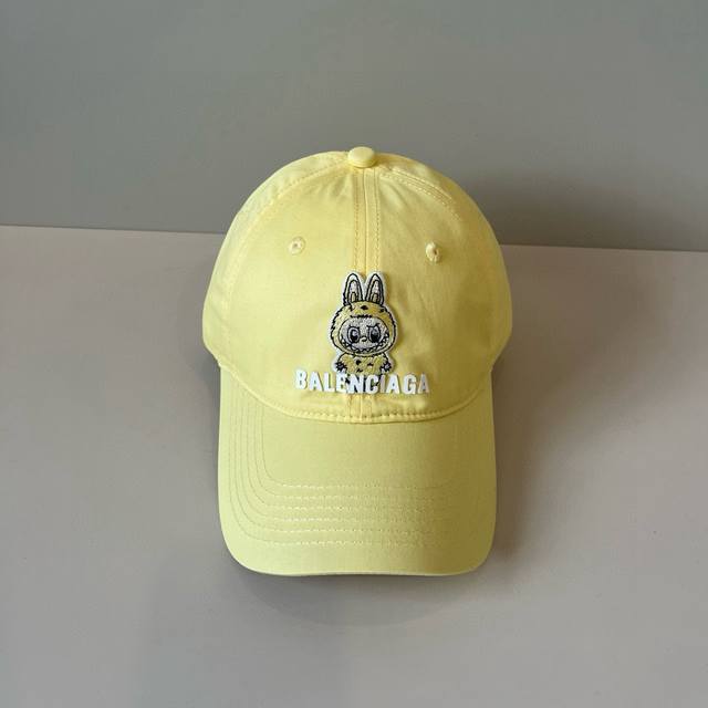 Balenciaga巴黎世家新款Logo棒球帽，很酷的色系，男女佩戴都有不同Style，第一批抢先出货！巴黎粉必入款！
