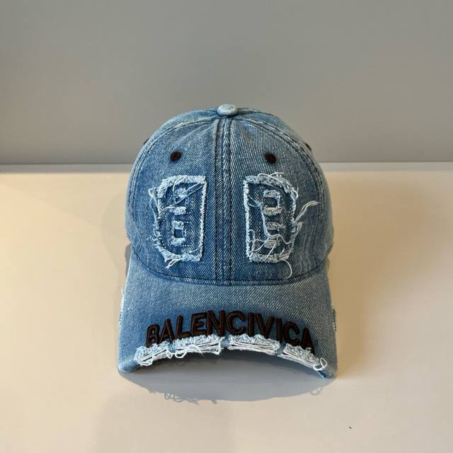 Balenciaga巴黎世家新款Logo棒球帽，很酷的色系，男女佩戴都有不同Style，第一批抢先出货！巴黎粉必入款！