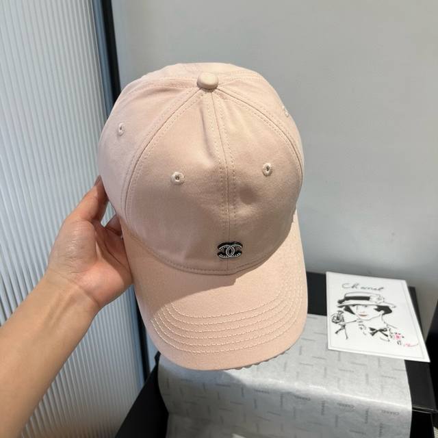 Chanel香奈儿新款鸭舌帽
