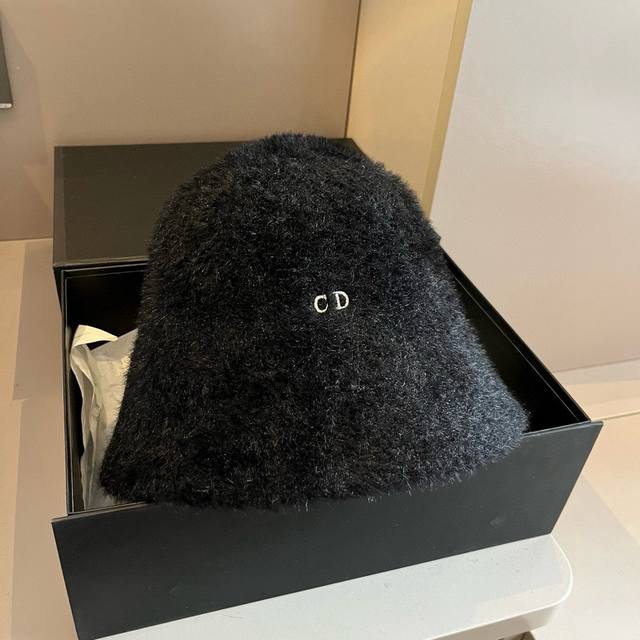 Dior迪奥手抓冷帽，头围57Cm