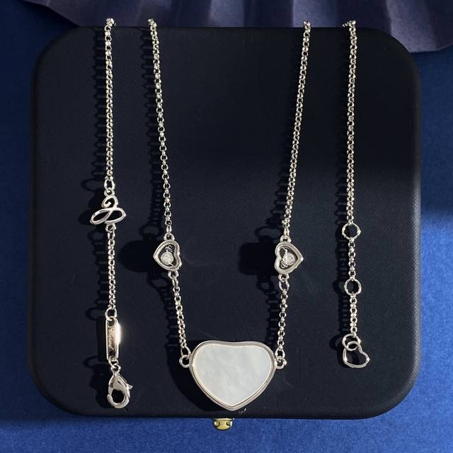 萧邦Chopard时尚气质百搭白贝母爱心形两个小桃心灵动单钻项链 黄铜材质 银色 重约5.5G 项链约长42Cm+1Cm+2Cm
