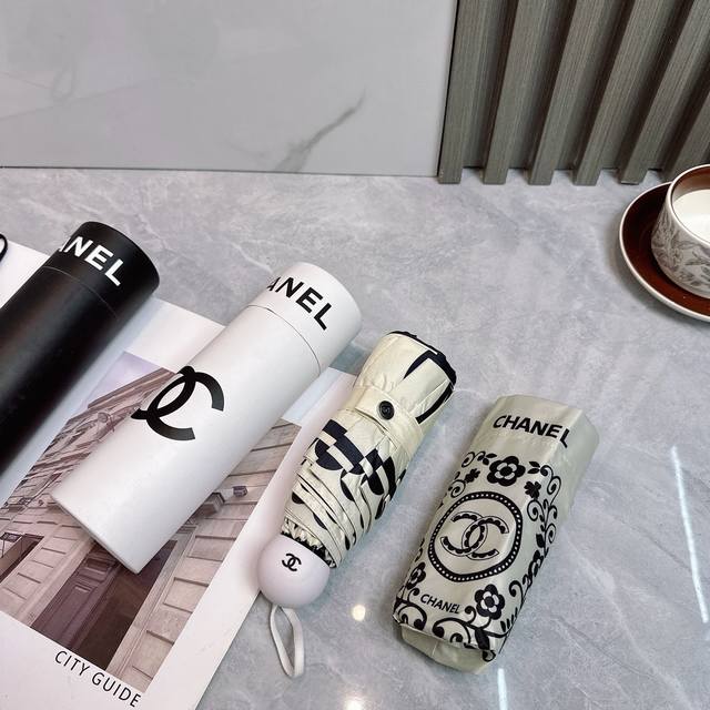 Chanel 香奈儿 新款 五折 折叠晴雨伞 时尚原单代工品质 细节精致 看得见的品质 打破一成不变 色泽纯正艳丽！