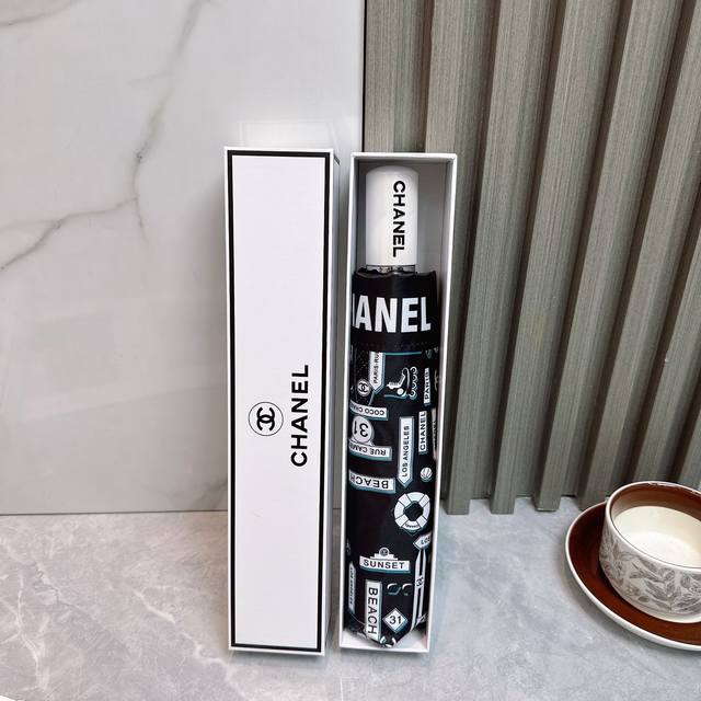 Chanel 香奈儿 2025夏季新款 全自动折叠晴雨伞 黑色涂层防晒有效阻隔紫外线99%，Upf 50 所以能起到伞下体感降温的效果！有效隔热，高效防晒一把搞