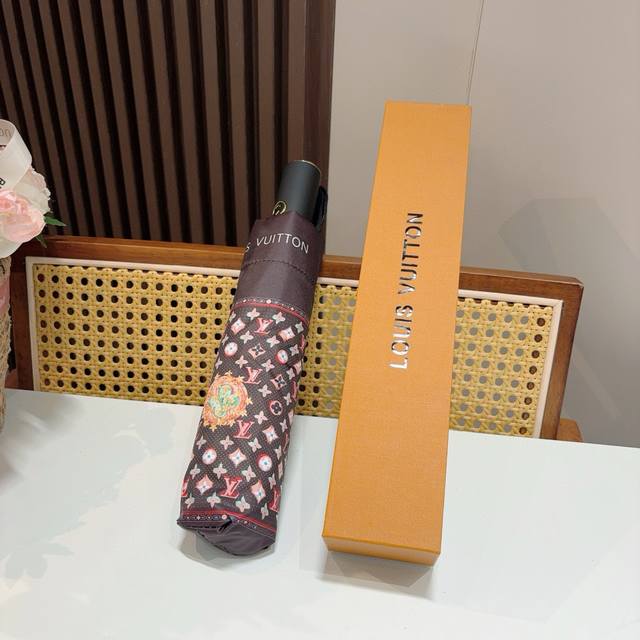 Louis Vuitton 路易威登 三折自动折叠晴雨伞 新涂层技术深色伞面 拥有令人惊喜的遮光效果！