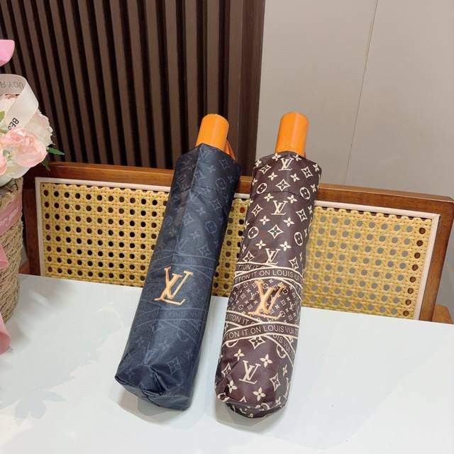 Louis Vuitton 路易威登 三折自动折叠晴雨伞 新涂层技术深色伞面 拥有令人惊喜的遮光效果！