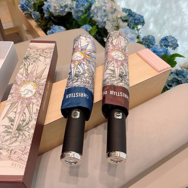 Dior 迪奥 三折自动折叠晴雨伞 时尚原单代工品质 细节精致 看得见的品质 打破一成不变 色泽纯正艳丽！