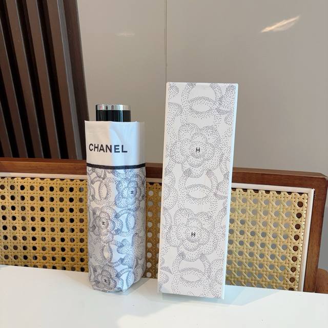 Chanel 香奈儿 五折手动折叠晴雨伞 选用台湾进口Uv防紫外线伞布 原单代工级品质
