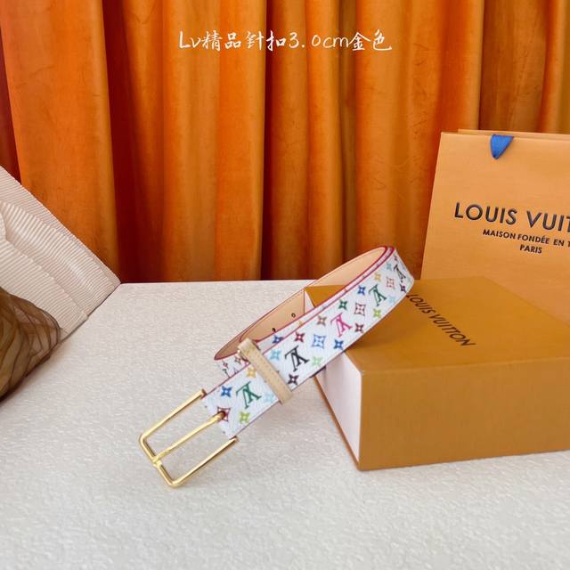 Louis Vuitton ：新款品质，一面黑彩印花一面平纹底，精品针扣，精工制作，细节看图，实物拍摄，高端奢华，宽度3.0Cm