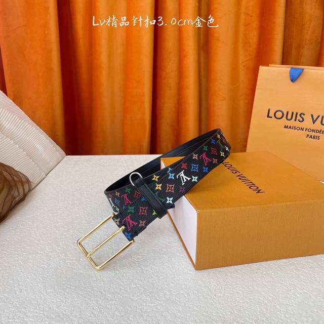 Louis Vuitton ：新款品质，一面黑彩印花一面平纹底，精品针扣，精工制作，细节看图，实物拍摄，高端奢华，宽度3.0Cm