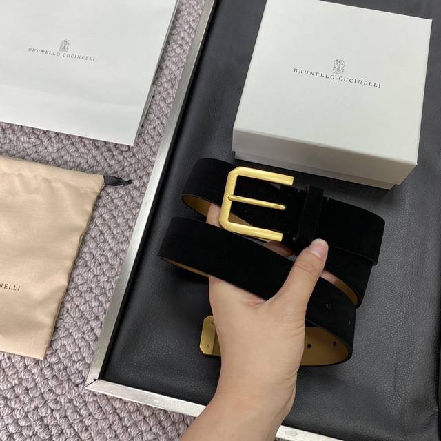 Brunello Cucinelli 反绒皮腰带，3.5公分宽，简约风，休闲好搭配