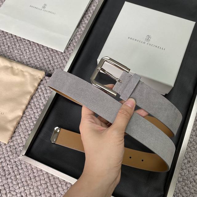 Brunello Cucinelli 反绒皮腰带，3.5公分宽，简约风，休闲好搭配
