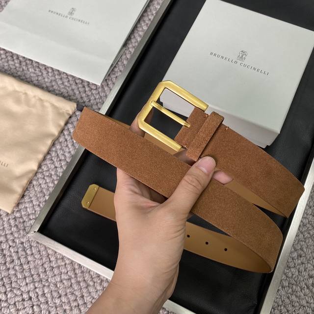 Brunello Cucinelli 反绒皮腰带，3.5公分宽，简约风，休闲好搭配