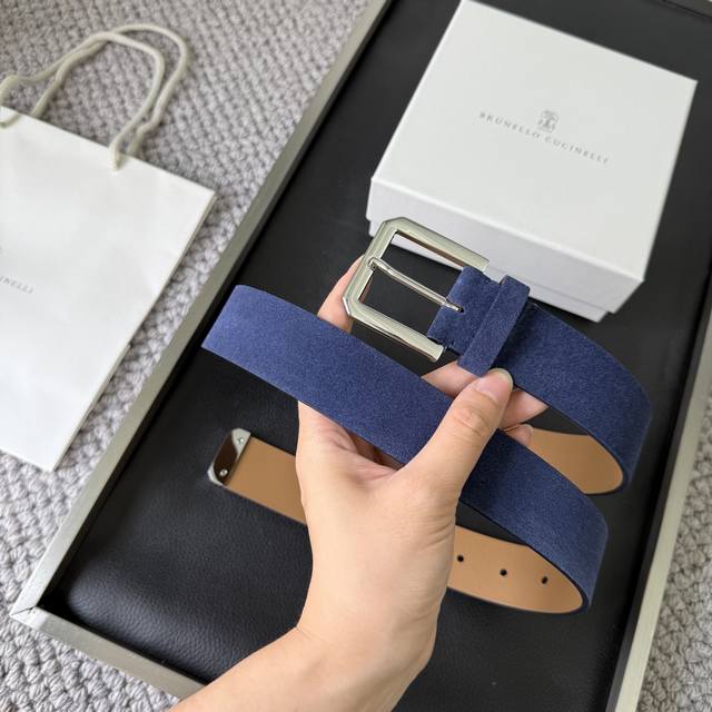 Brunello Cucinelli 反绒皮腰带，3.5公分宽，简约风，休闲好搭配