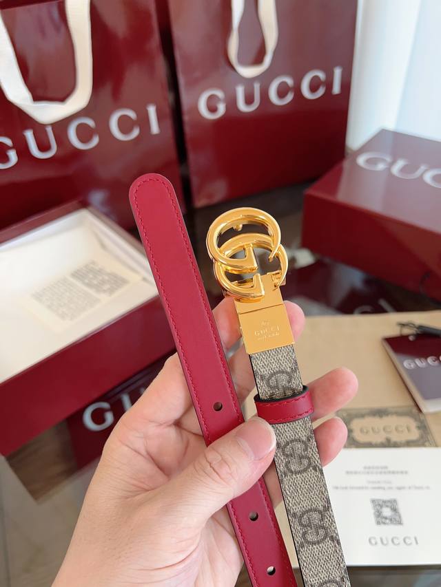 Gucci 2025最新专柜系列安哥拉红 款号 659418 92Tin 9257 双面进口原厂防水Pvc材质 比牛皮还耐用 宽度2.0Cm 可旋转亮金双G带扣