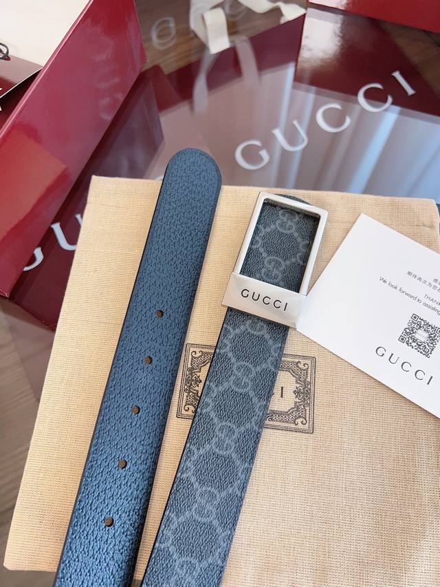 绝美Gucci 方扣男士新款腰帶 專櫃同步 寬3.5厘米 帶身帆布灰老花-拼進口猪皮紋黑色 精緻真空電鍍方型鋼扣 雙面可用