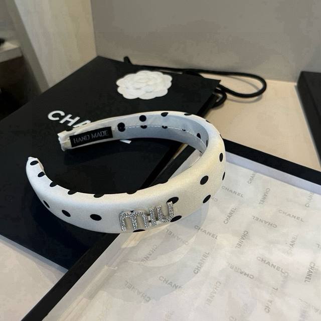 Miumiu缪缪新款发箍