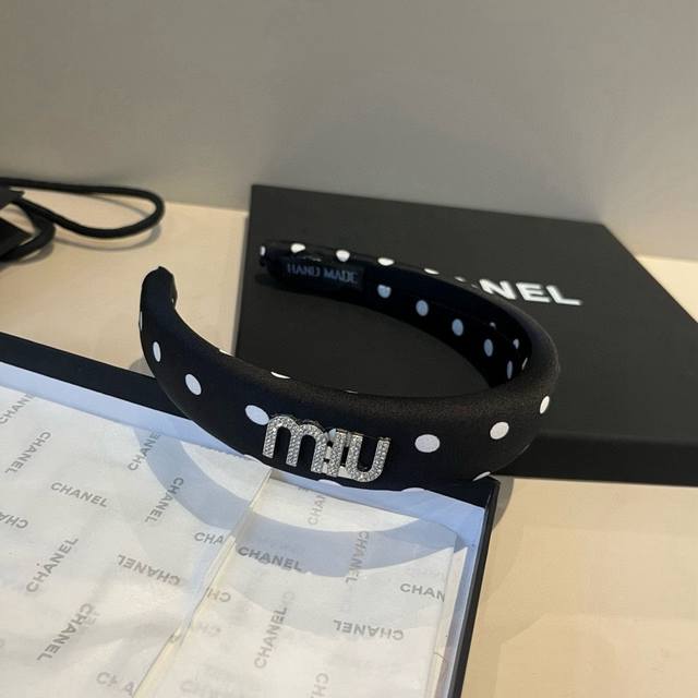Miumiu缪缪新款发箍