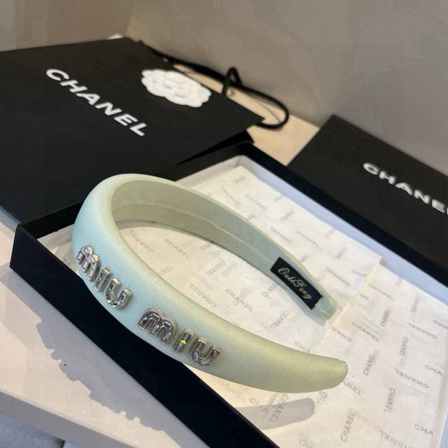 Miumiu缪缪新款发箍