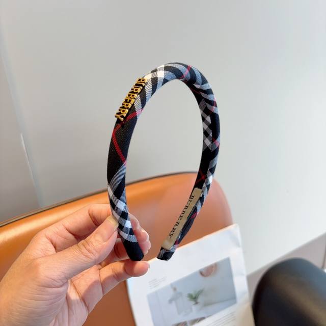 配包装 巴宝莉Burberry 新款高版格纹窄版发箍，客供面料头箍细节全部实拍！非常耐看又百搭、适合各种场合搭配！