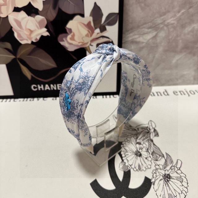 特 配专柜包装Dior 迪奥 最新水墨画丛林发箍小仙女快入手特殊材质 不嘞头可盐可甜～