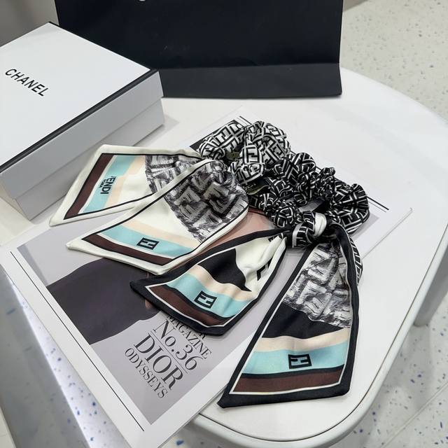 配包装盒 Fendi 芬迪 新款F飘带发圈，复古气质美，简约百搭，小姐姐闭眼入