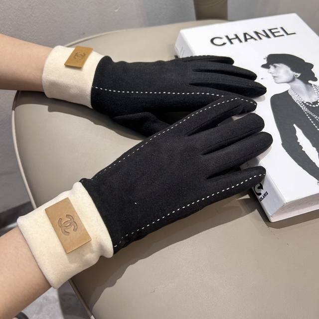 新款Chanel香奈儿专柜新品羊毛手套，时尚手套，秋冬保暖加绒内里，上手超舒适柔软、百搭！均码